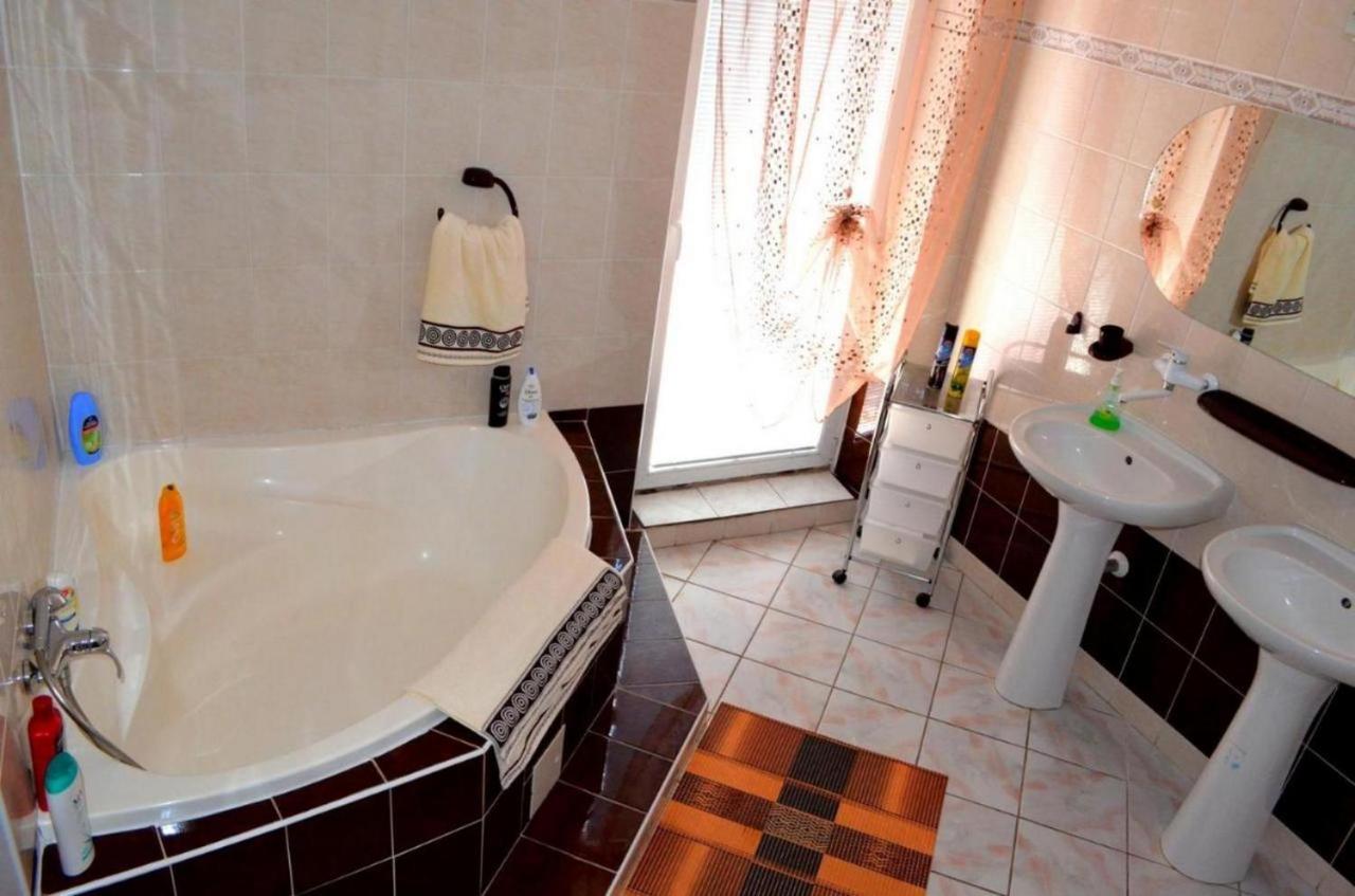 Chalupa Riviera A Apartmany Riviera - Liptov Besenova Ruzomberok Bagian luar foto